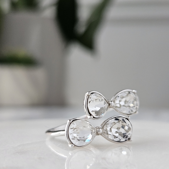 Official Swarovski Crystal bow Ring, Made with solid 925 Sterling Silver - Picture 9 of 10